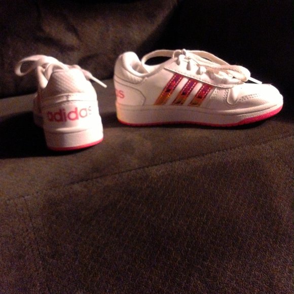 Girls Adidas shoes - Picture 2 of 3